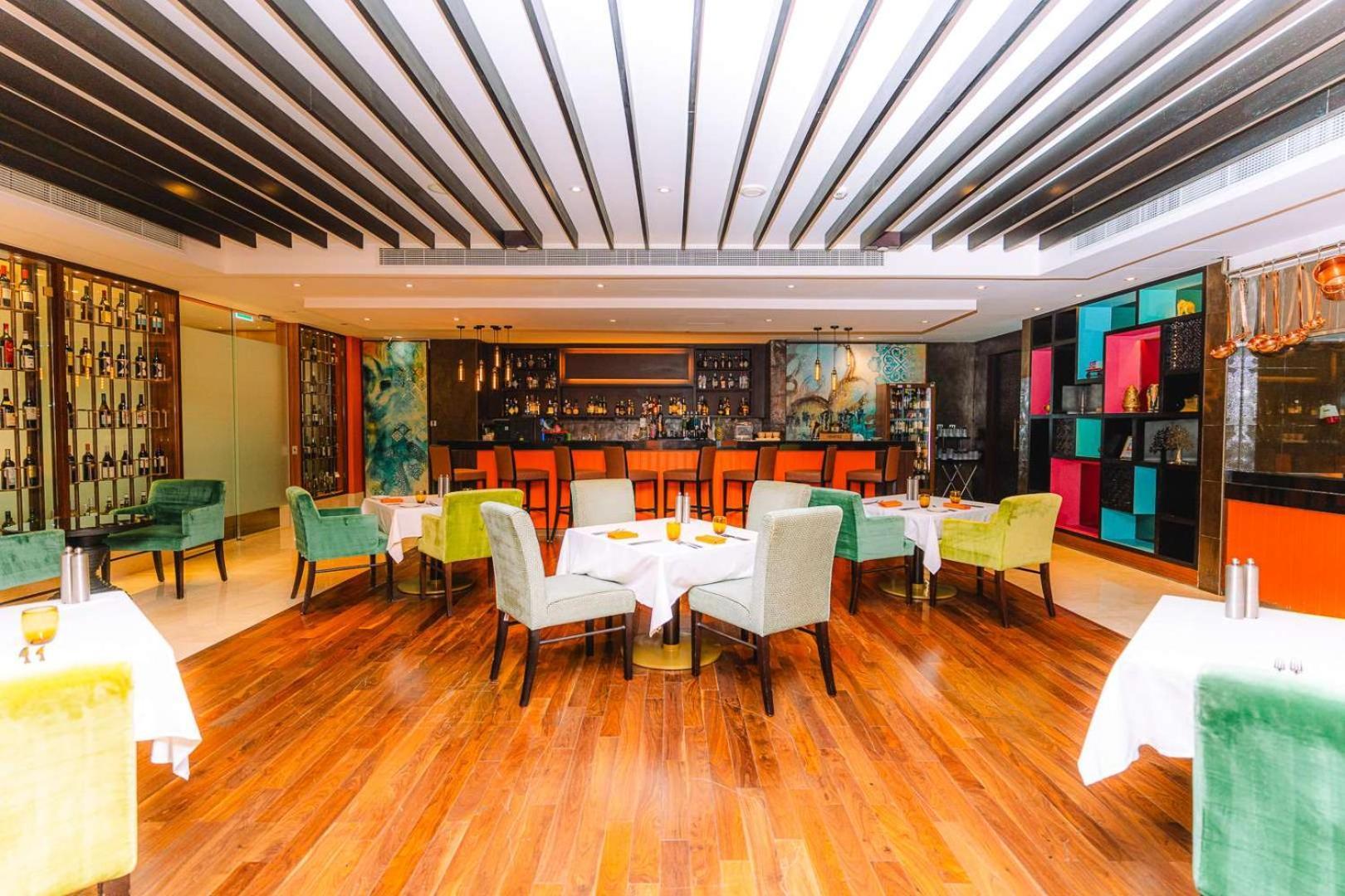 Dusit Thani Abu Dhabi Exterior photo The restaurant