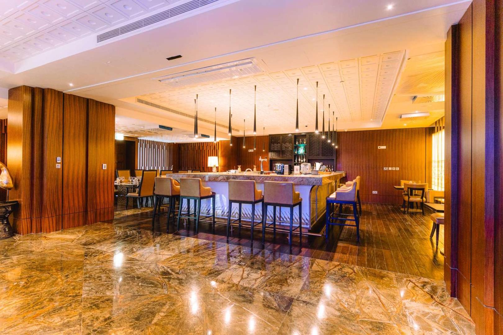 Dusit Thani Abu Dhabi Exterior photo The lounge at the airport
