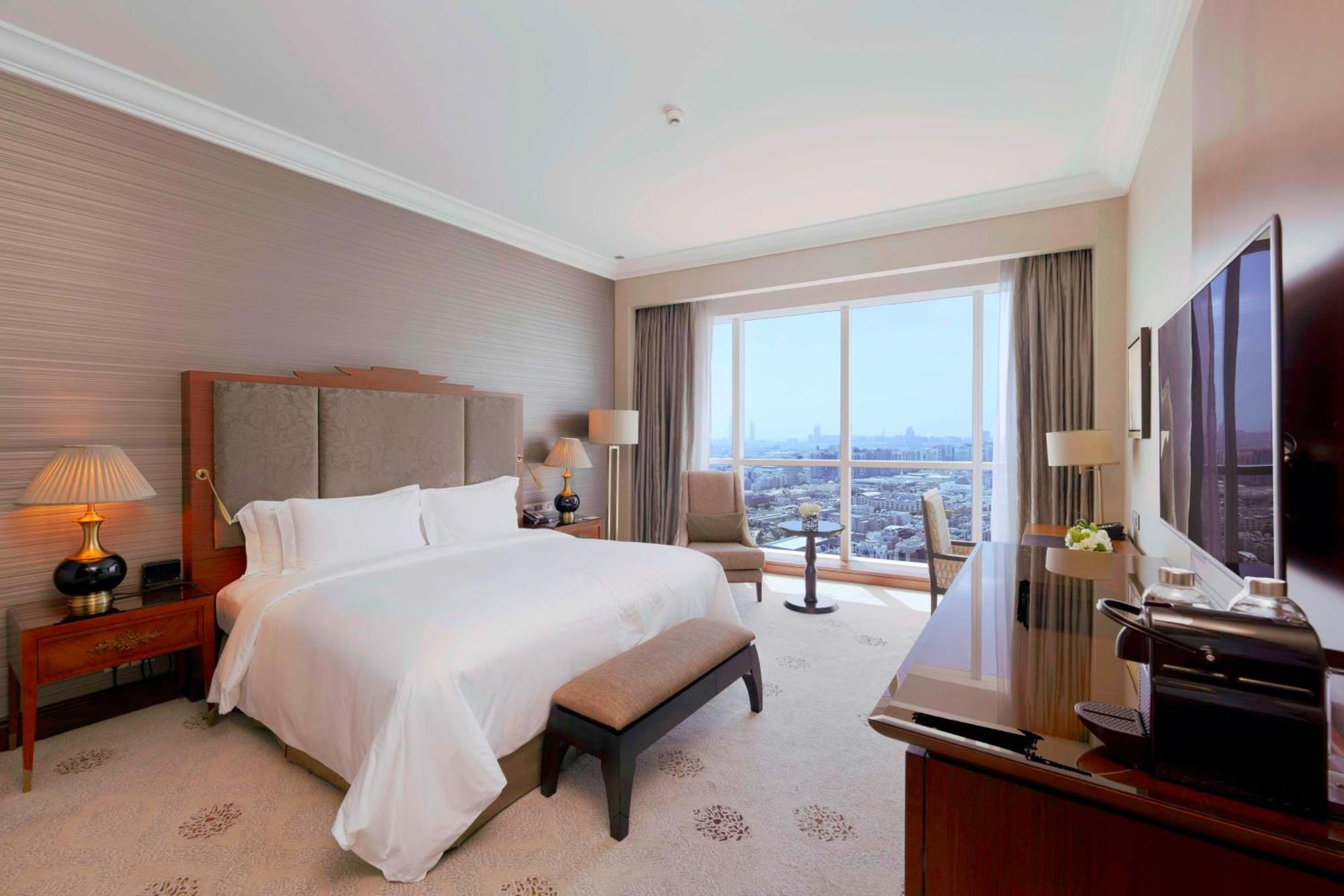 Dusit Thani Abu Dhabi Exterior photo A bedroom at the hotel