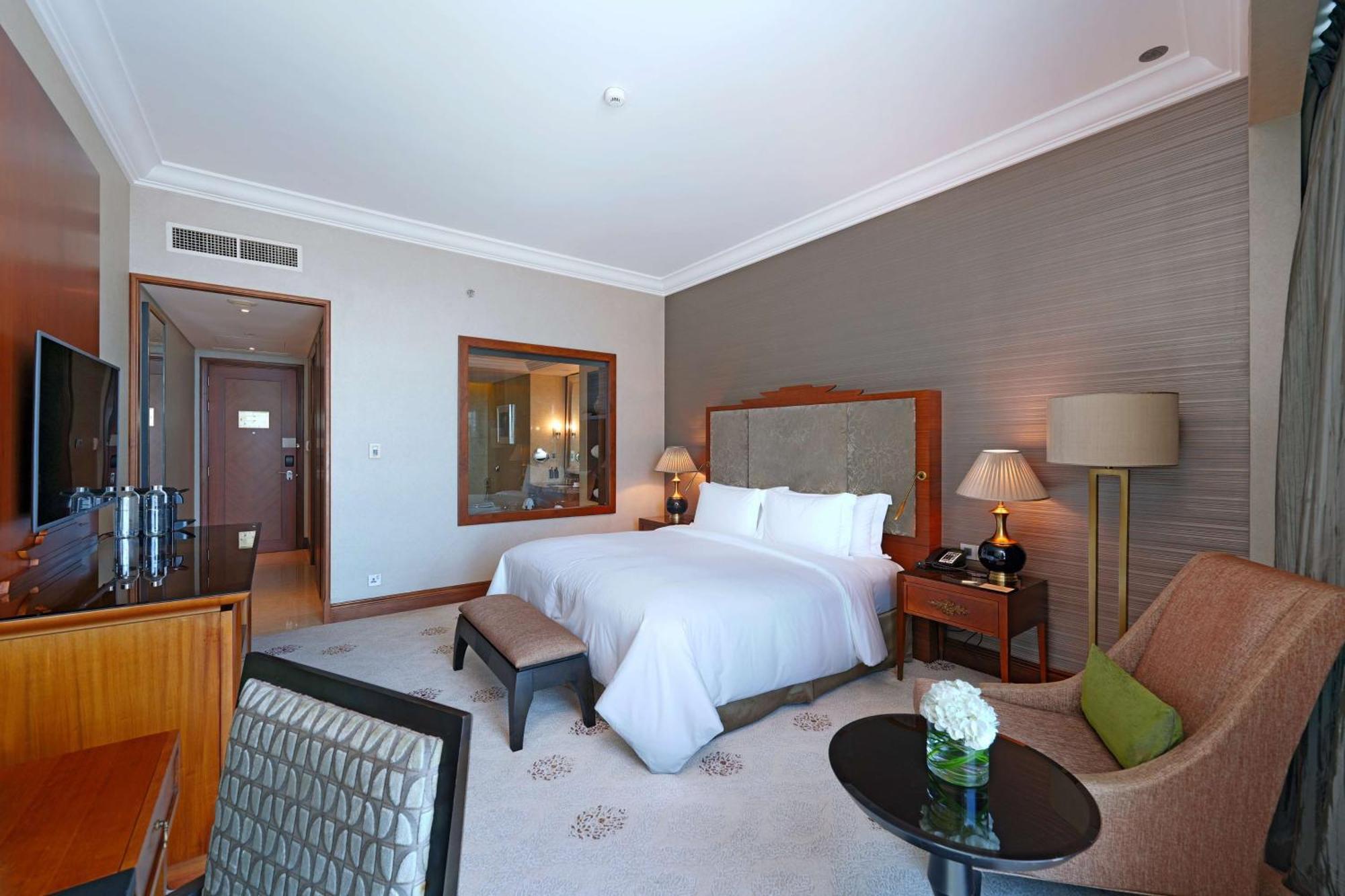 Dusit Thani Abu Dhabi Exterior photo Deluxe room